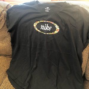 Black Nike t shirt
